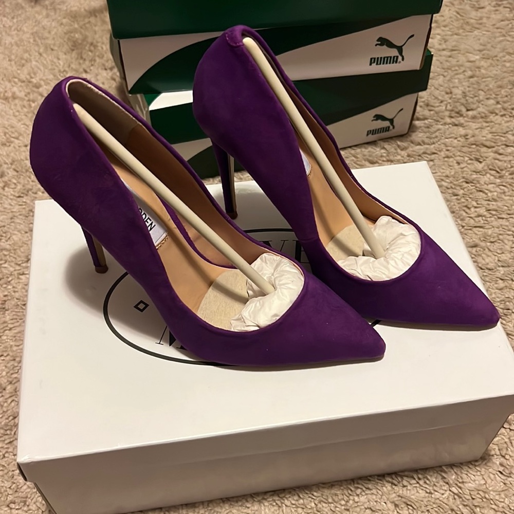 Steve Madden Purple Suede Pumps